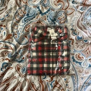 Old navy New with tags just opened size 5t plaid flannel!